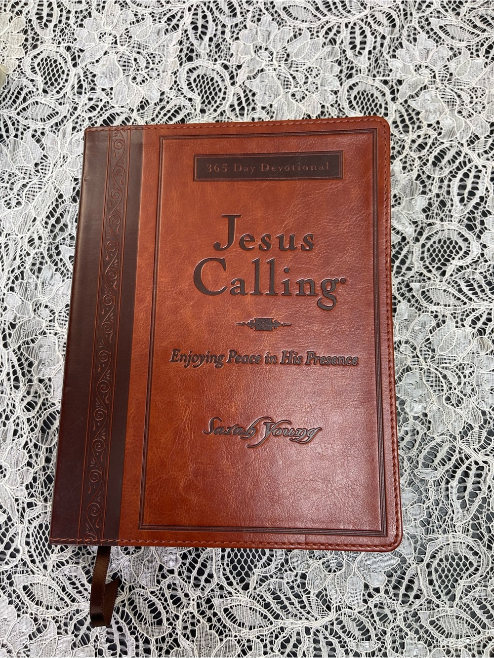 Jesus Calling, Large Text Brown Leathersoft, Daily Devotional by Sarah Young